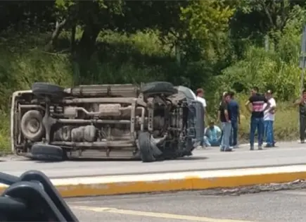 Volcadura deja herido a un vecino de Tanquián Volcadura deja herido a un vecino de Tanquián