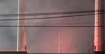 Arde cuarto de m&aacute;quinas de la CFE