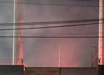 Arde cuarto de máquinas de la CFE Arde cuarto de máquinas de la CFE