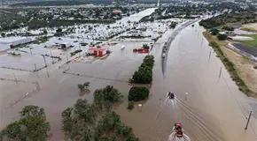Continúa rescate de personas en Texas