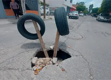 Crece hundimiento en la Ricardo B. Anaya Crece hundimiento en la Ricardo B. Anaya
