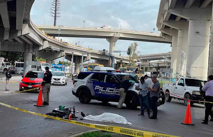 Muere hombre al ser arrollado en su moto eléctrica