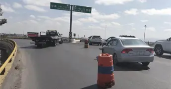 Cierran carriles en Distribuidor Ju&aacute;rez por labores de limpieza