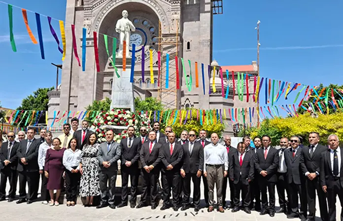 Conmemoran 154 aniversario luctuoso de Benito Juárez