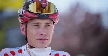 Jonas Vingegaard fuera del Tour de Francia tras ca&iacute;da en la etapa 15