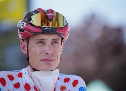 Jonas Vingegaard fuera del Tour de Francia tras caída en la etapa 15 Jonas Vingegaard fuera del Tour de Francia tras caída en la etapa 15