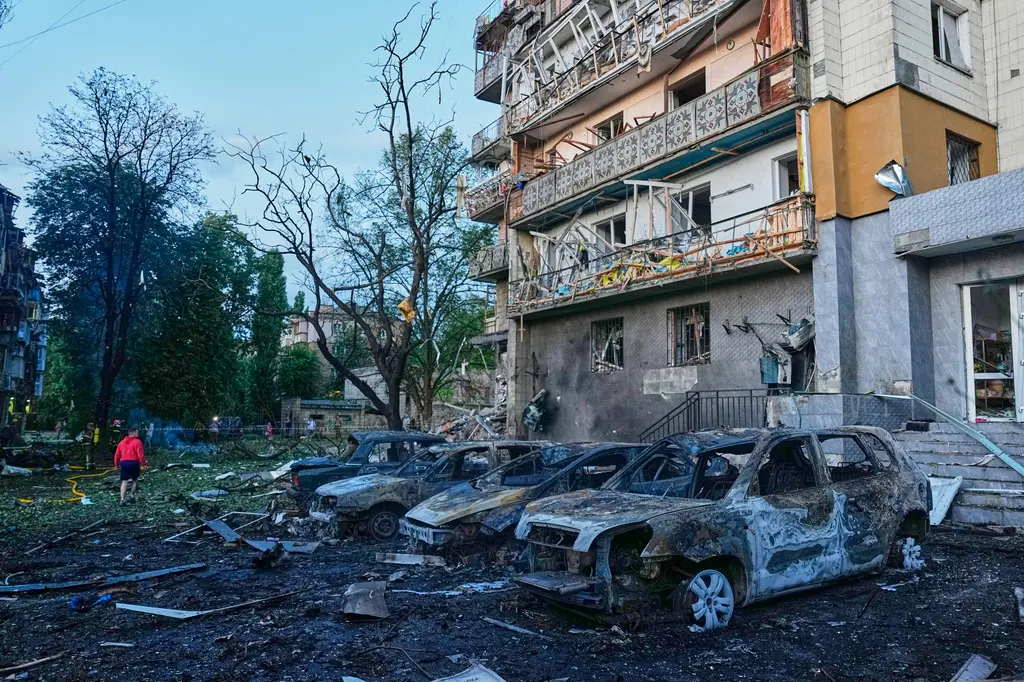 Misiles rusos impactan Kiev y otras ciudades con víctimas y daños