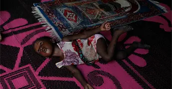Ni&ntilde;os nigerianos pagan el precio de la guerra en Ir&aacute;n: desnutrici&oacute;n aumenta