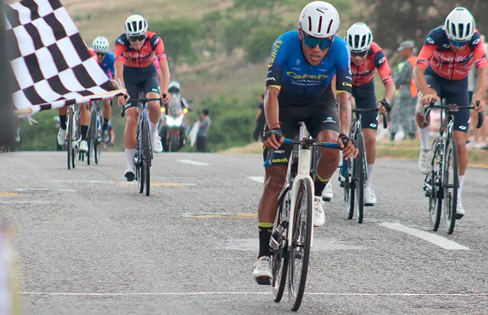 Ramón Muñiz brilla en la cuarta etapa