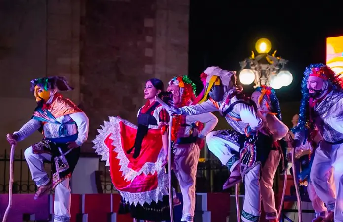 Cautiva grupo de danza michoacano