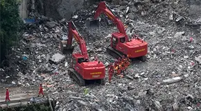Contin&uacute;an los rescates tras deslave