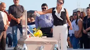 Convoca la madre de Dafne a marcha
