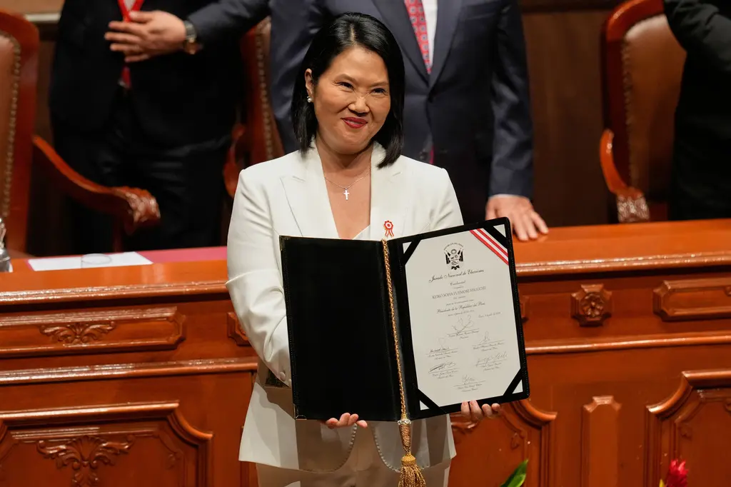 Keiko Fujimori recibe respaldo internacional para su asunción presidencial