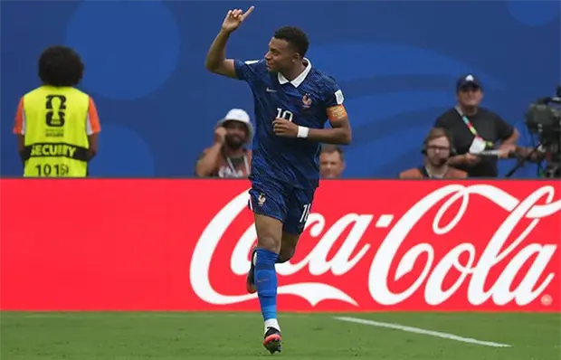 Mbapp&eacute; se lleva la Bota de Oro