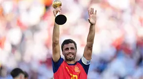 Rodri recibe el Bal&oacute;n de Oro