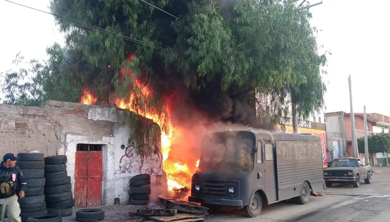 Se incendia vulcanizadora en la colonia Popular