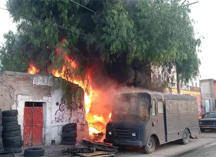 Se incendia vulcanizadora en la colonia Popular Se incendia vulcanizadora en la colonia Popular