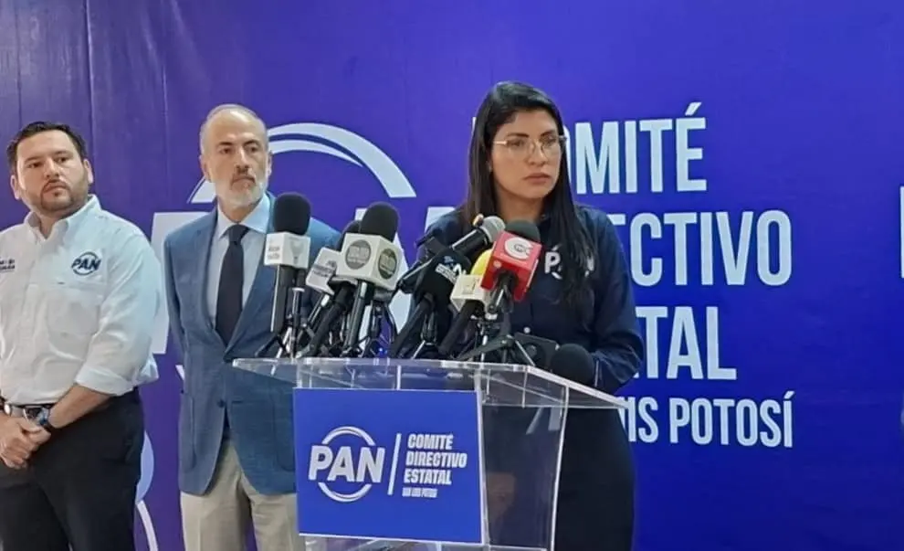 Verónica Rodríguez pedirá licencia al PAN, pero no al Senado Verónica Rodríguez pedirá licencia al PAN, pero no al Senado