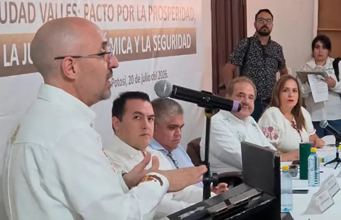 Cachetada al alcalde en firma de pacto