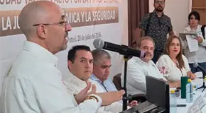 Cachetada al alcalde en firma de pacto