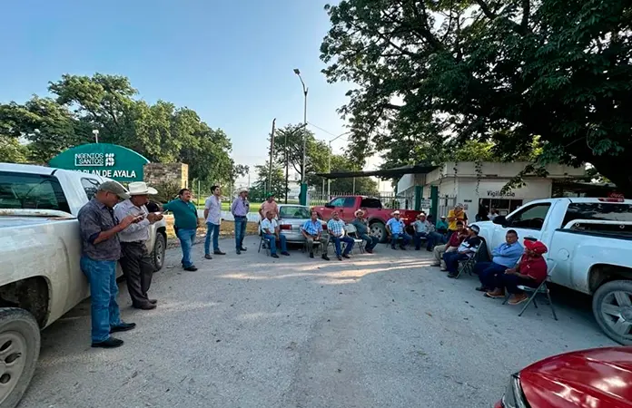 Cañeros bloquean el Plan de Ayala, exigen sus preliquidaciones