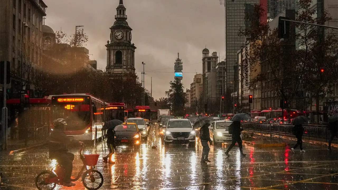 Chile declara estado de catástrofe por lluvias y daños