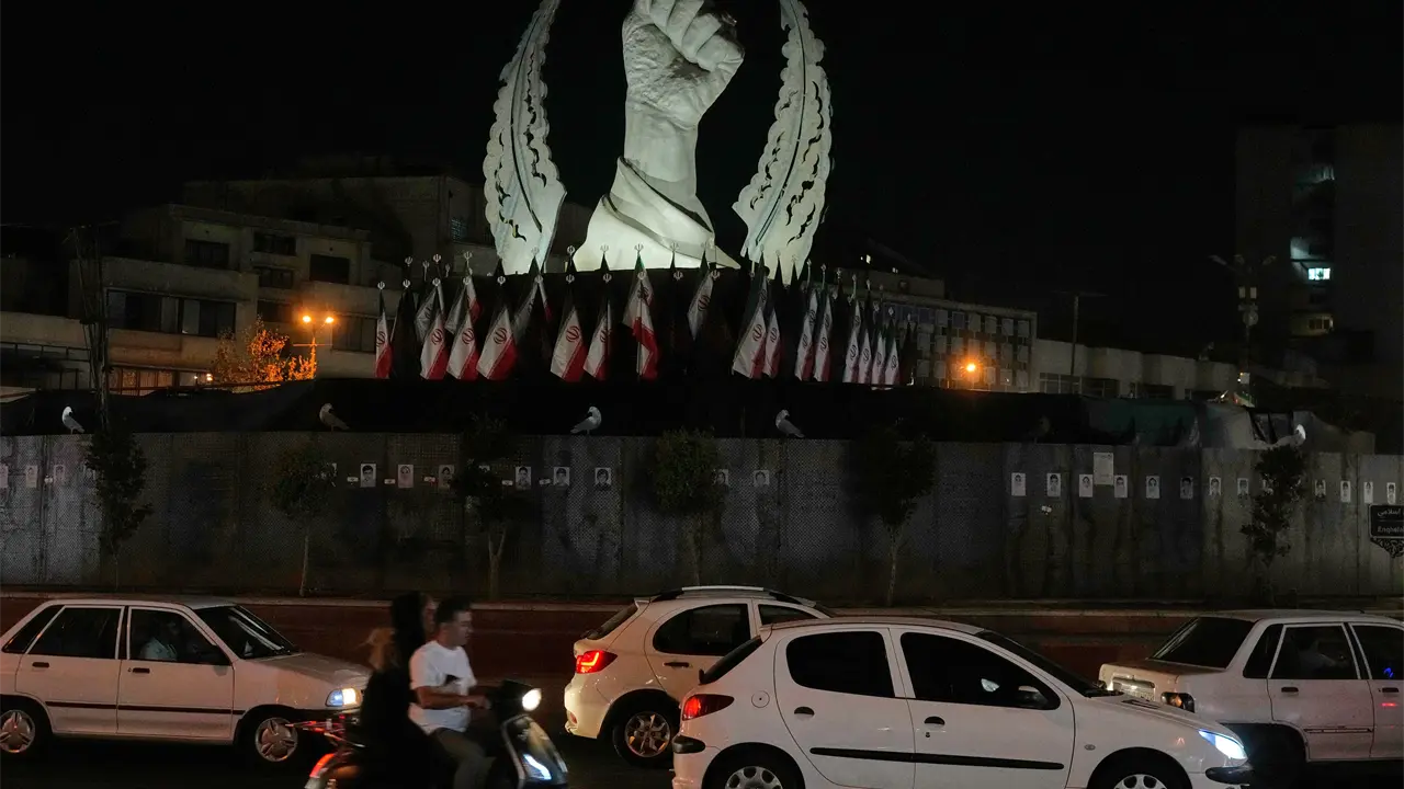 Estados Unidos lanza ataques aéreos contra Irán tras muertes de soldados