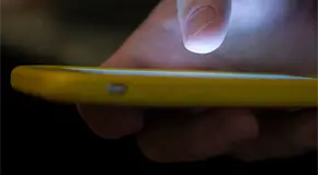 Aprueba Francia prohibición de redes sociales para menores de 15 años