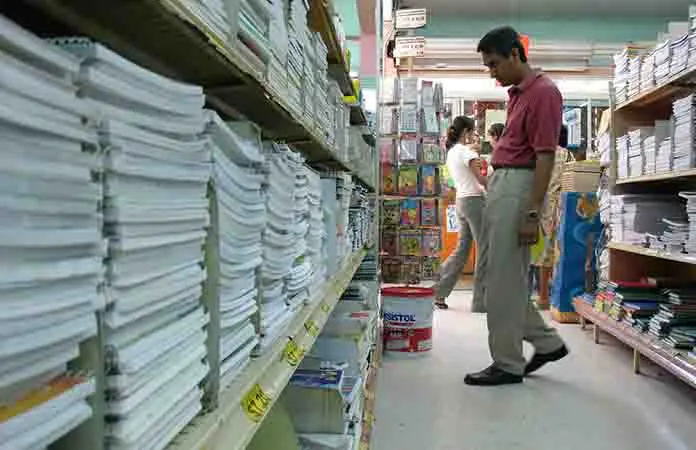 Paterfamilias ya compran los útiles escolares