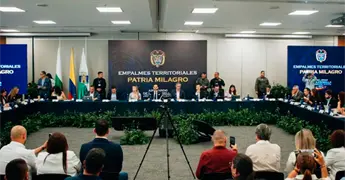 Abelardo de la Espriella anuncia a Mauricio Tob&oacute;n como embajador en M&eacute;xico