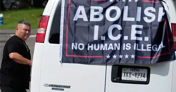 Frenan deportaci&oacute;n de testigo de crimen
