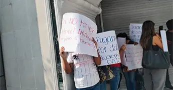 Ind&iacute;genas bloquean Telcel