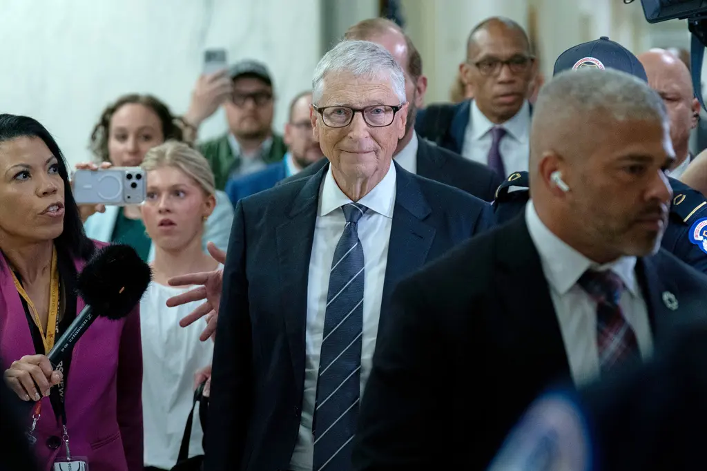 La Fundación Gates se reunió unas 30 veces con Epstein, según revisión externa