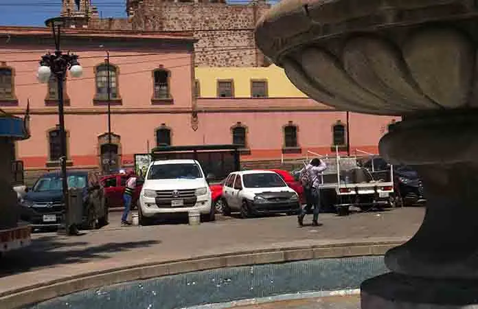 Lavacarros roban agua de la Alameda