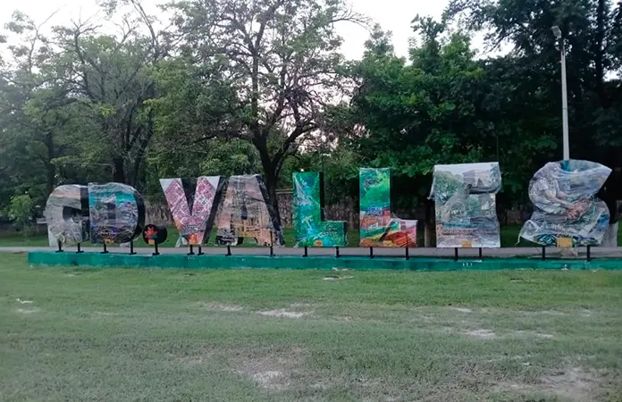 Renuevan las letras monumentales de Valles