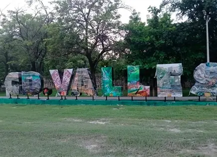 Renuevan las letras monumentales de Valles
