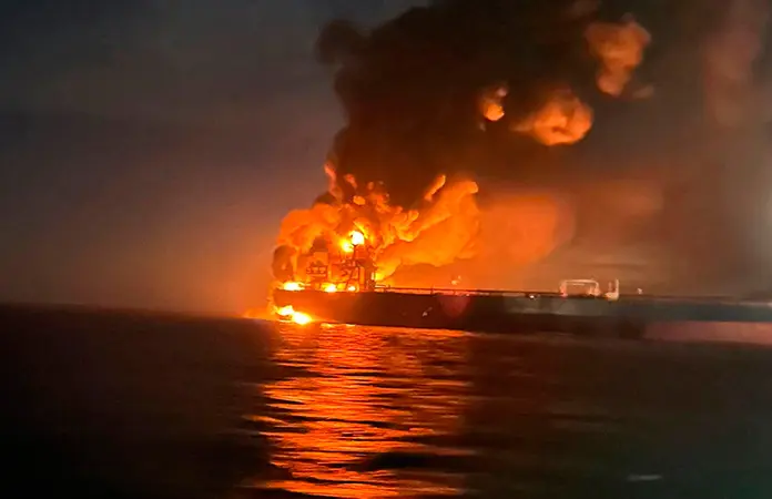 Se incendia petrolero en el mar Negro