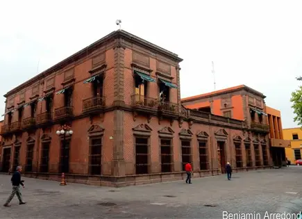 Solicitan al ayuntamiento el uso de plazas públicas Solicitan al ayuntamiento el uso de plazas públicas