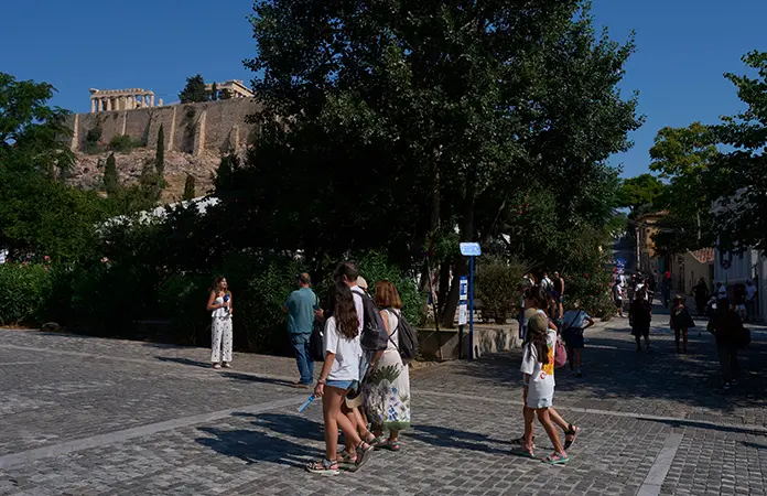 Sujeto apuñala y hiere a turistas en Grecia