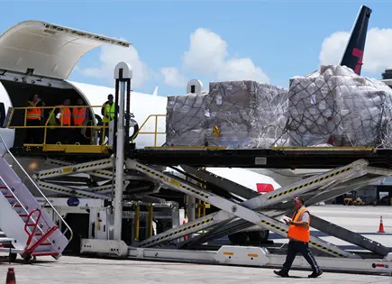 Vuelo de Estados Unidos lleva ayuda humanitaria directa a Cuba Vuelo de Estados Unidos lleva ayuda humanitaria directa a Cuba