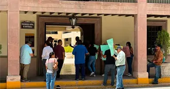 Ambulantes reclaman espacios para vender