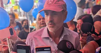 De los Santos hace reuniones ciudadanas; niega andar en campa&ntilde;a