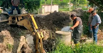 Fuga deja sin agua decenas de colonias