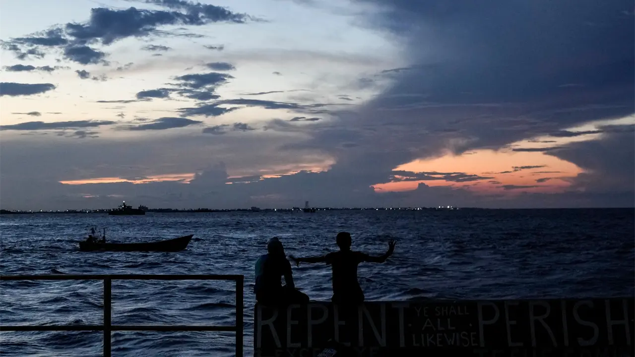 Hundimiento de ferry en Guyana deja al menos 100 muertos