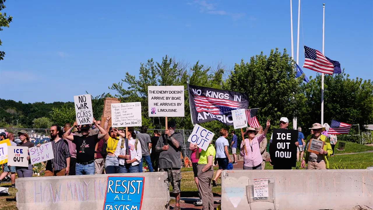 ICE enfrenta cuestionamientos por uso excesivo de fuerza en Estados Unidos