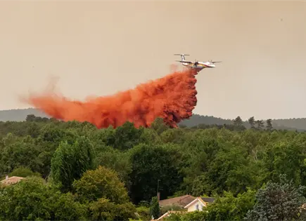 Incendios forestales en Gironda obligan a evacuar 20.000 personas Incendios forestales en Gironda obligan a evacuar 20.000 personas
