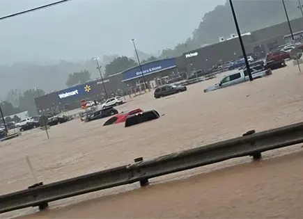 Lluvias paralizan Virginia Occidental Lluvias paralizan Virginia Occidental