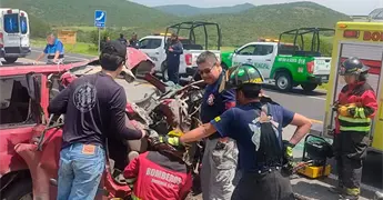 Accidente carretero deja 3 lesionados