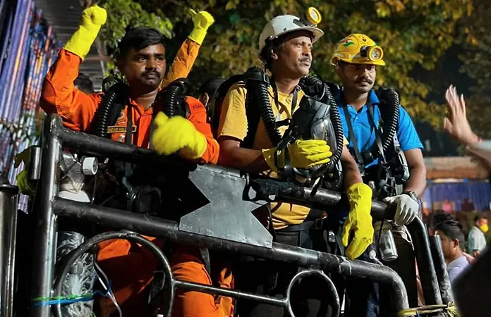 Asciende a 25 muertos por desastre de túnel