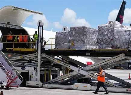 Entregan ayuda humanitaria a Cuba Entregan ayuda humanitaria a Cuba
